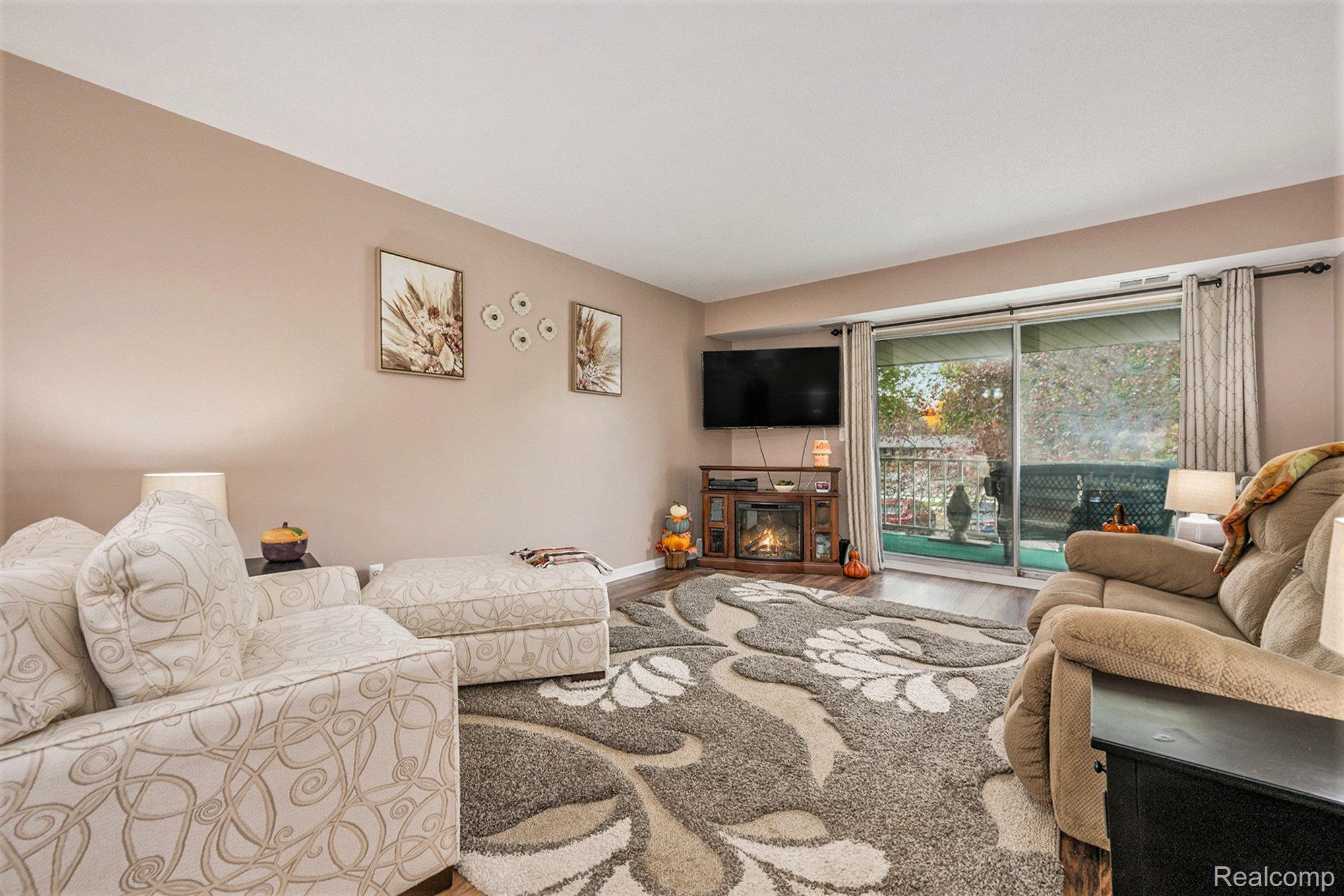 Livonia City, Michigan 48150, United States, 1 Bedroom Bedrooms, ,1 BathroomBathrooms,Residential,Active,233326