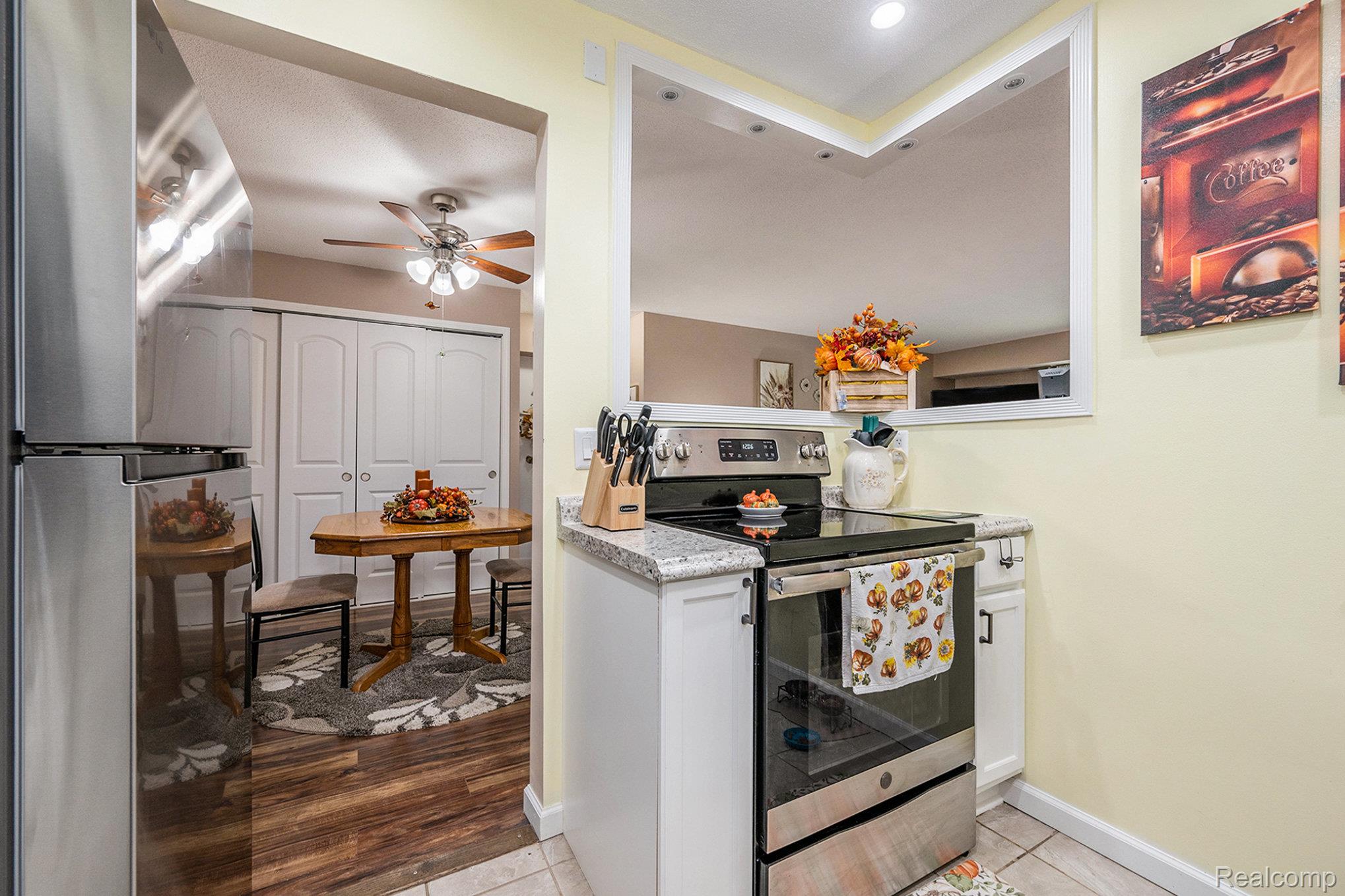 Livonia City, Michigan 48150, United States, 1 Bedroom Bedrooms, ,1 BathroomBathrooms,Residential,Active,233326