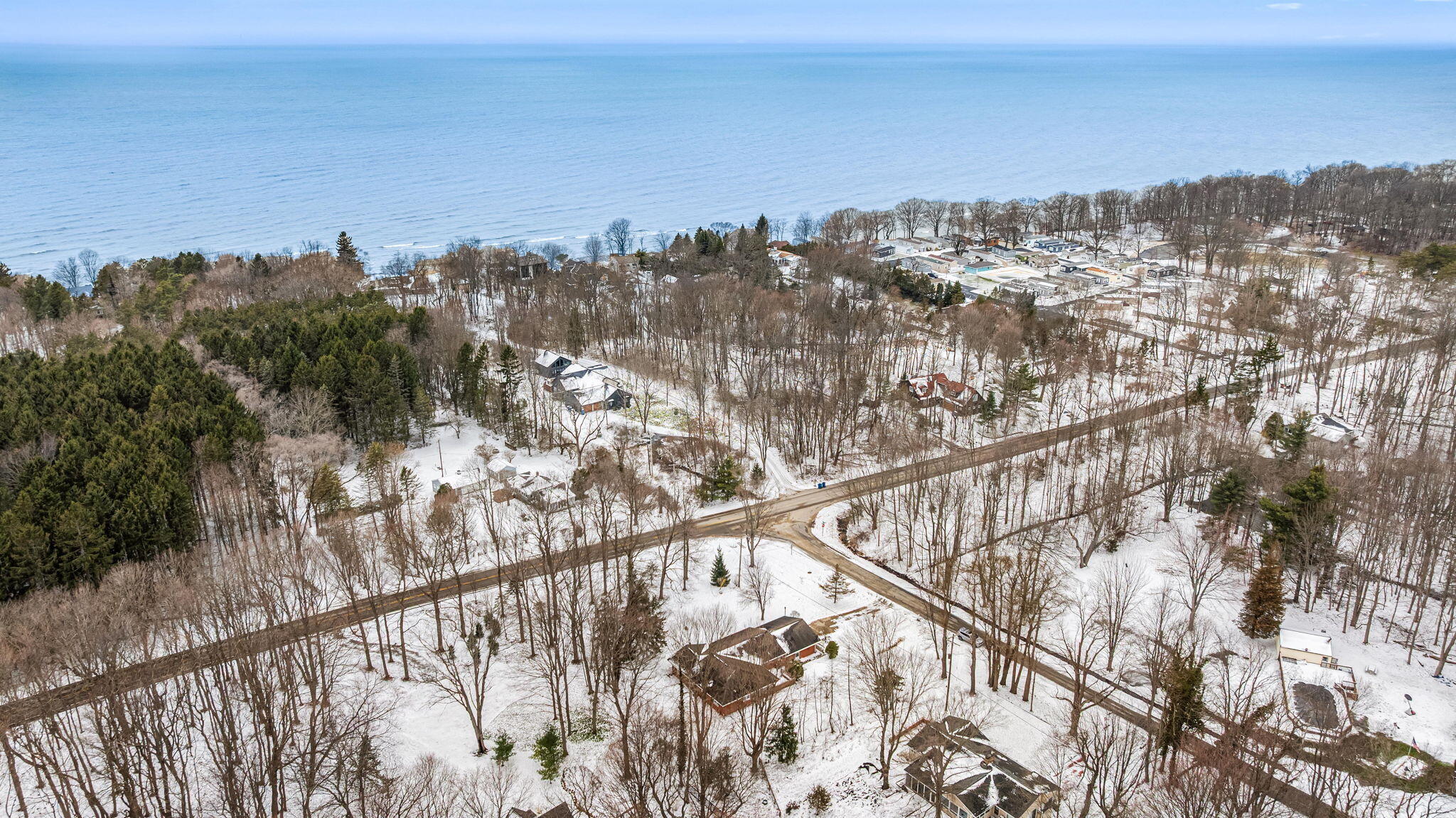 2095 Lakeshore Drive