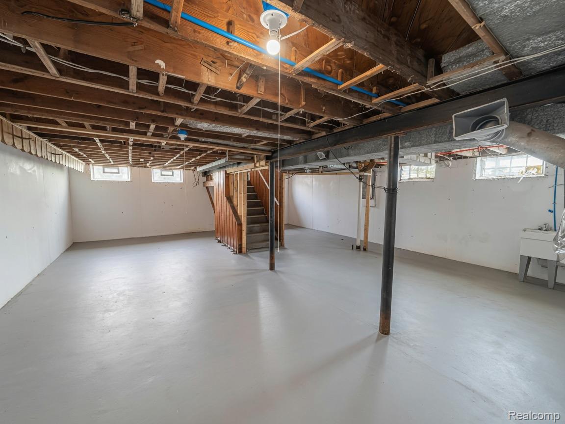 20196 Hartwell Street