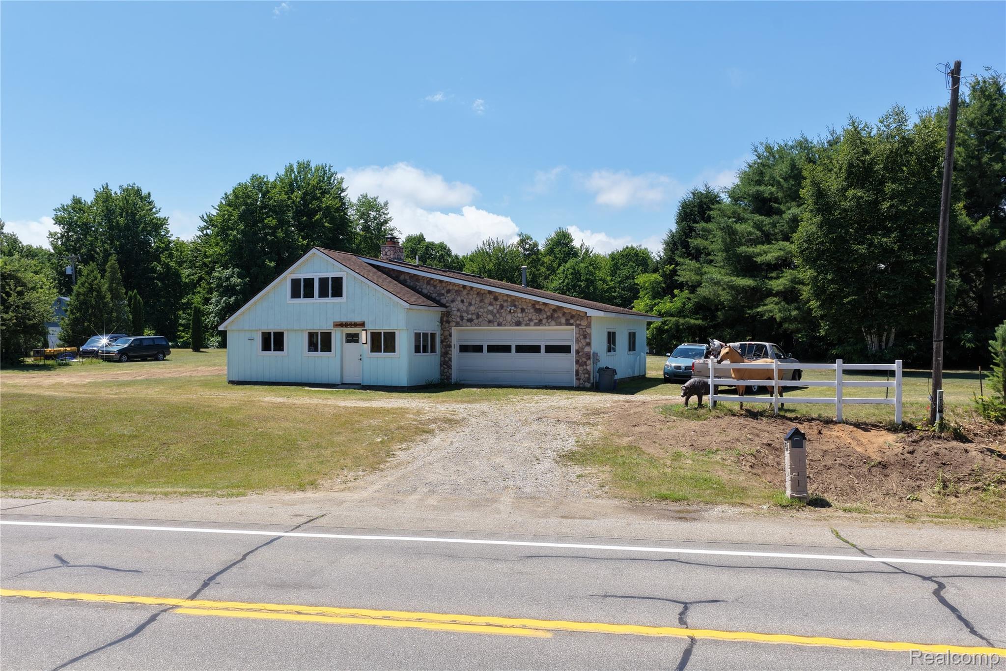 2898 Lakeshore Road