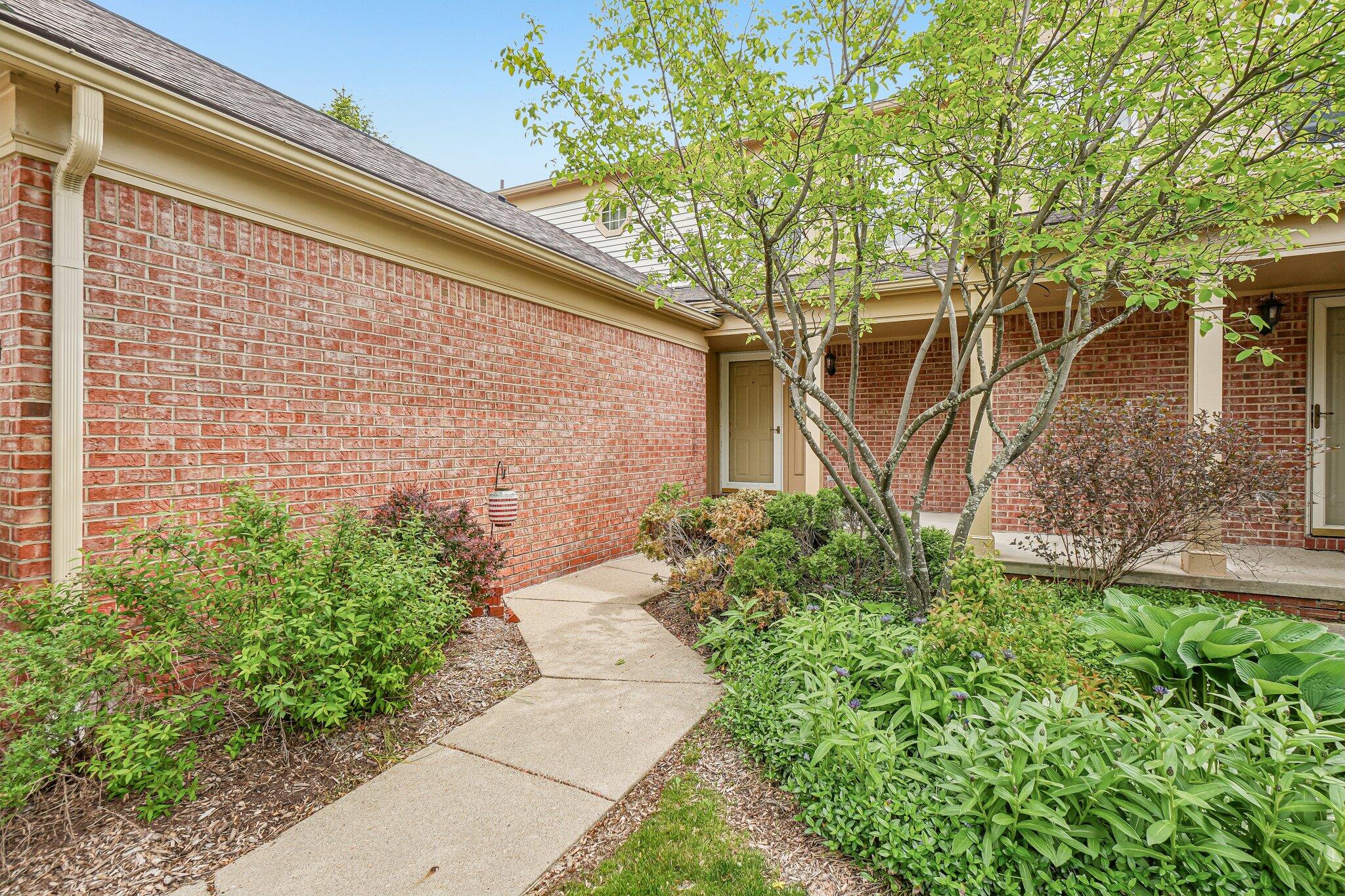 3123 Village Circle