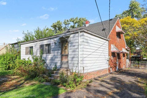 Tiny photo for 5797 Artesian Street, Detroit City, MI 48228 (MLS # 20261082012)