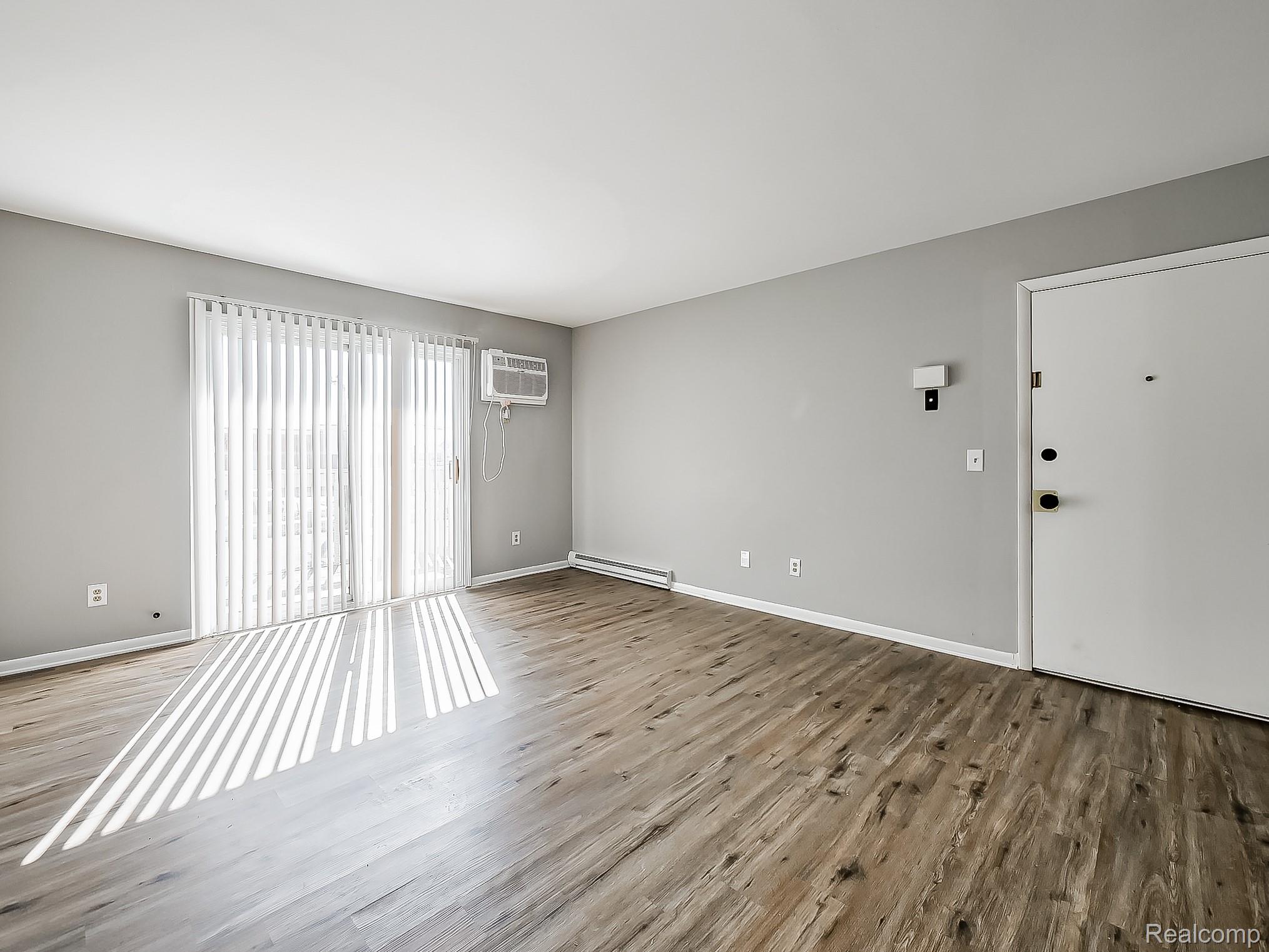 121 E Van Riper Road 6