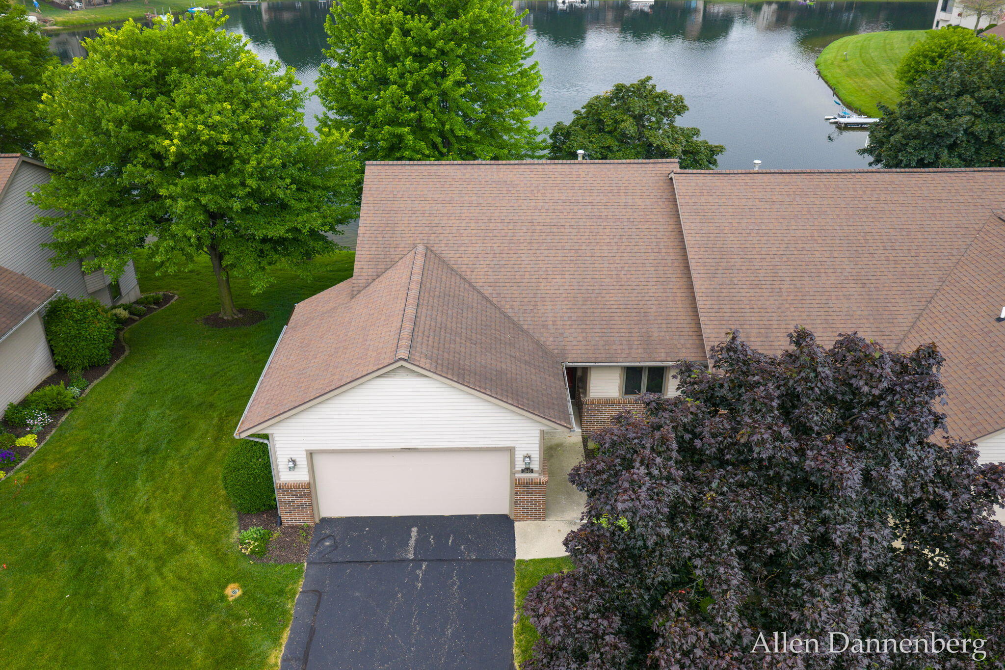 1946 Lakeview Drive