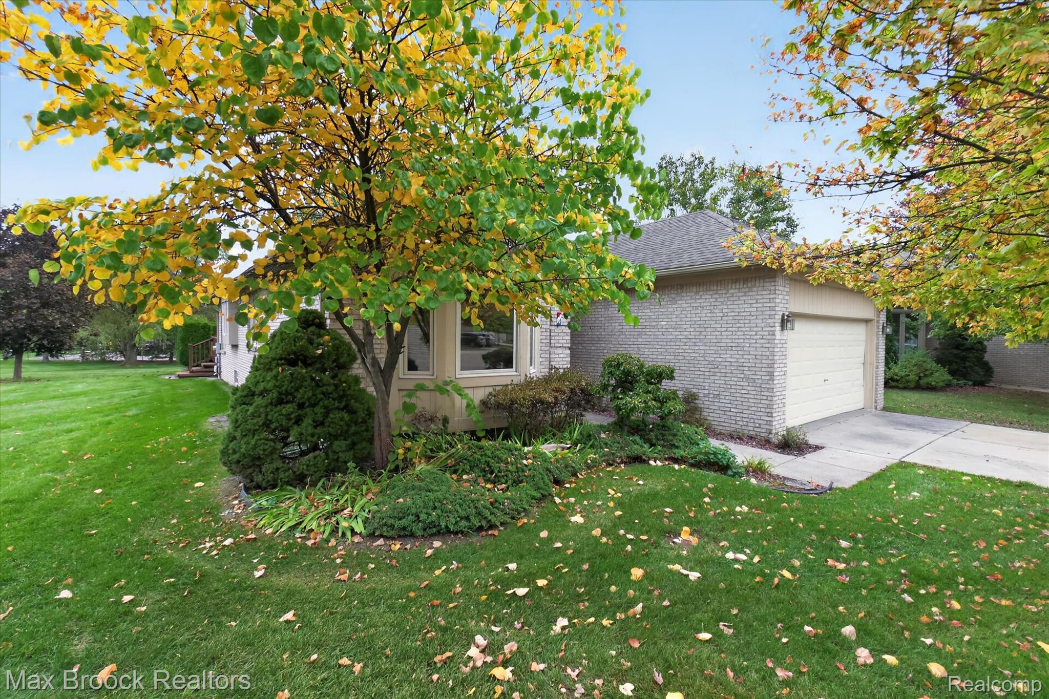 17892 Pointe Court