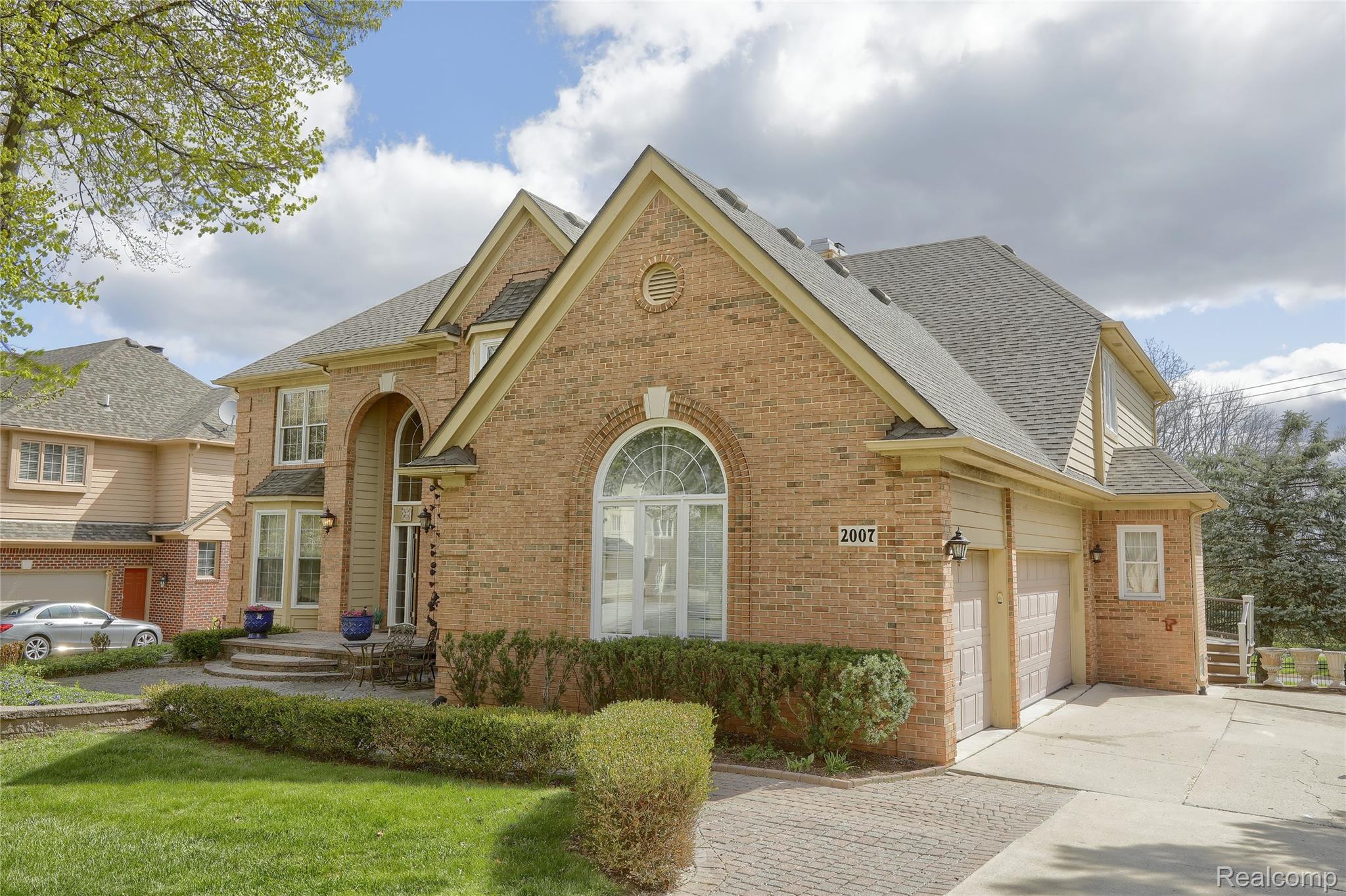 2007 Mapleridge Road