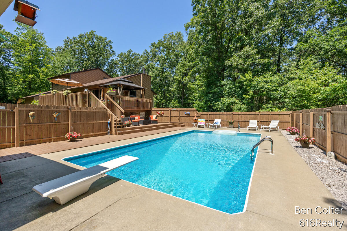 3161 Emberwood Drive SE