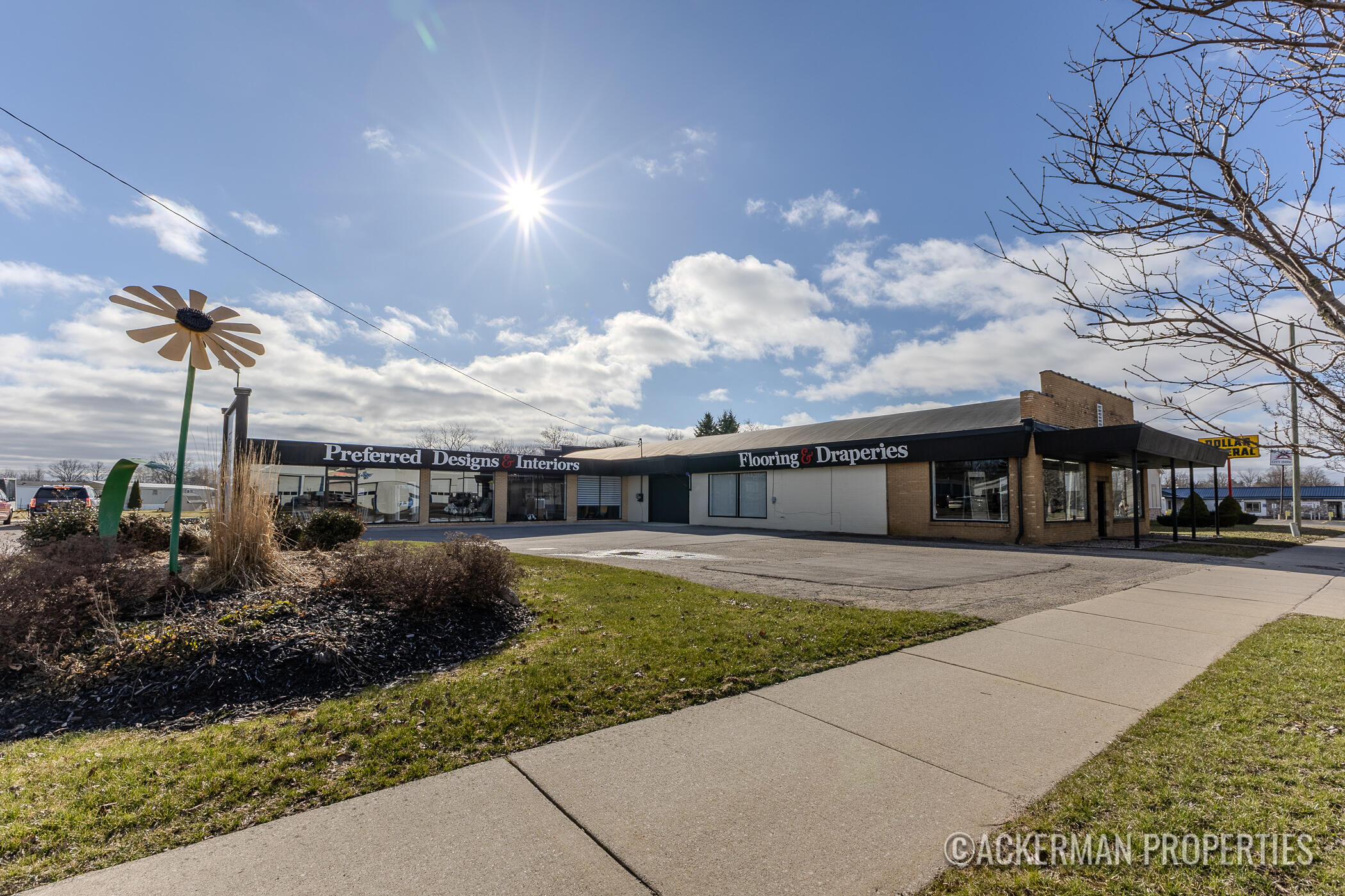 326 N Main Street NE