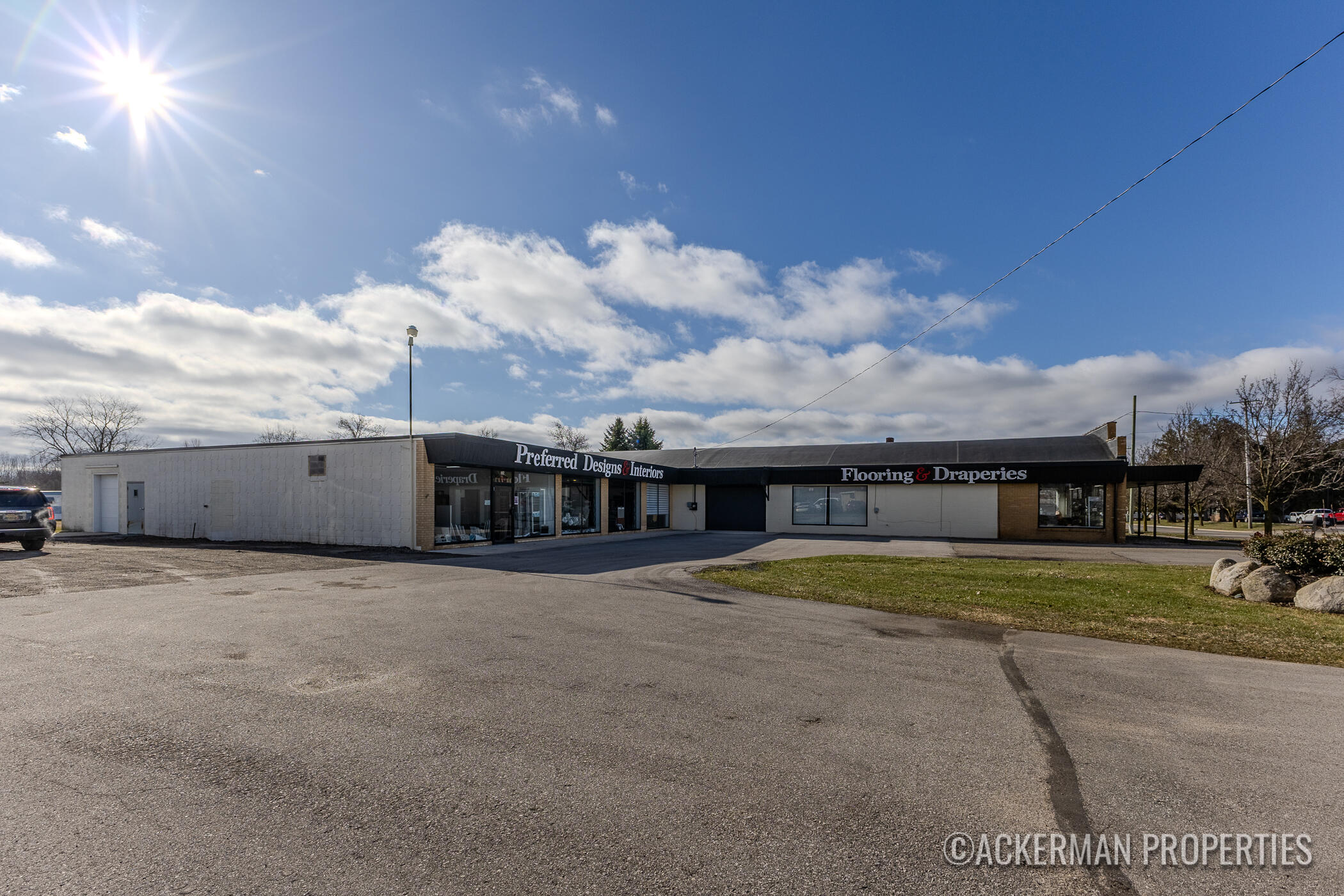 326 N Main Street NE