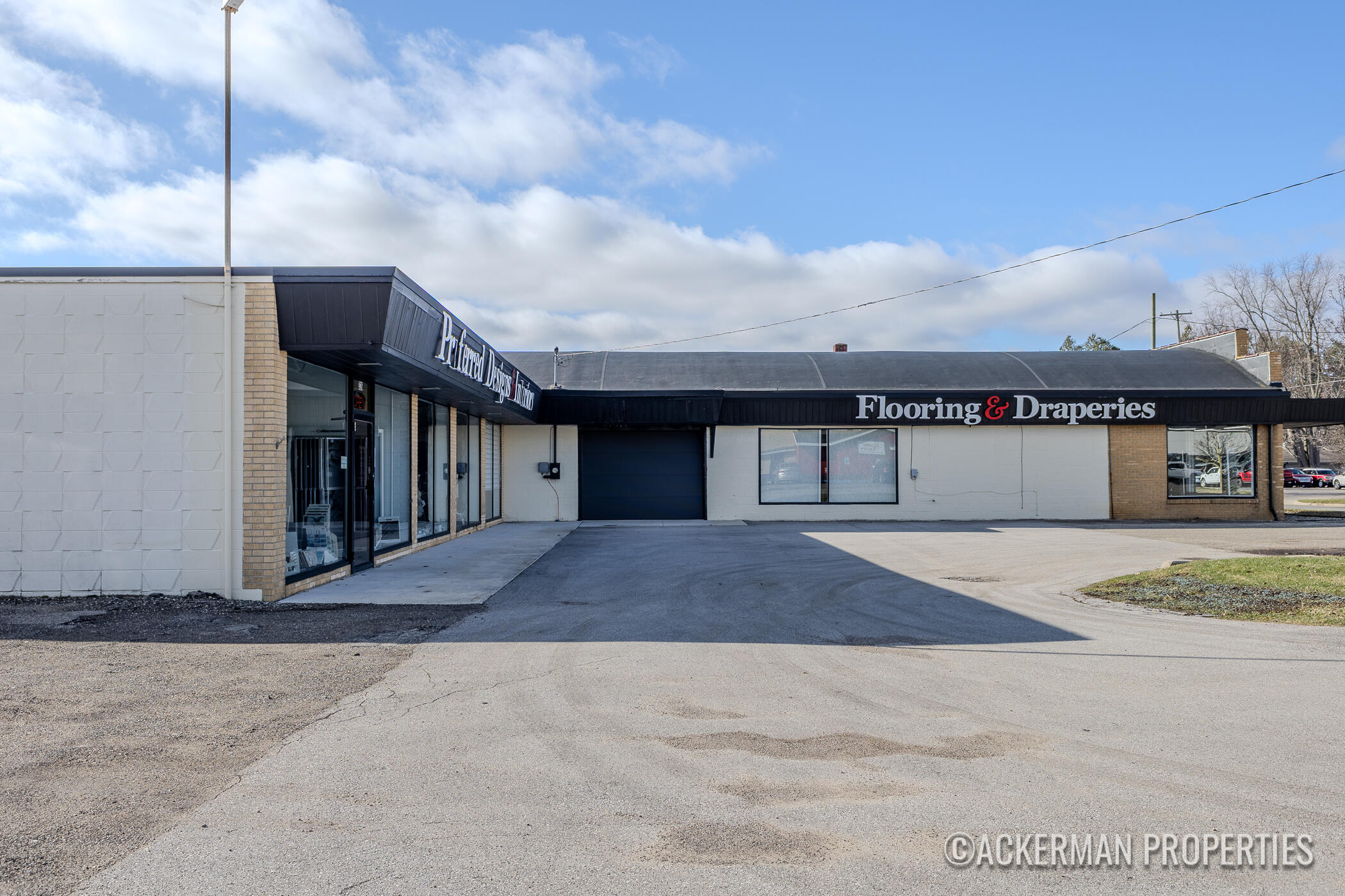 326 N Main Street NE