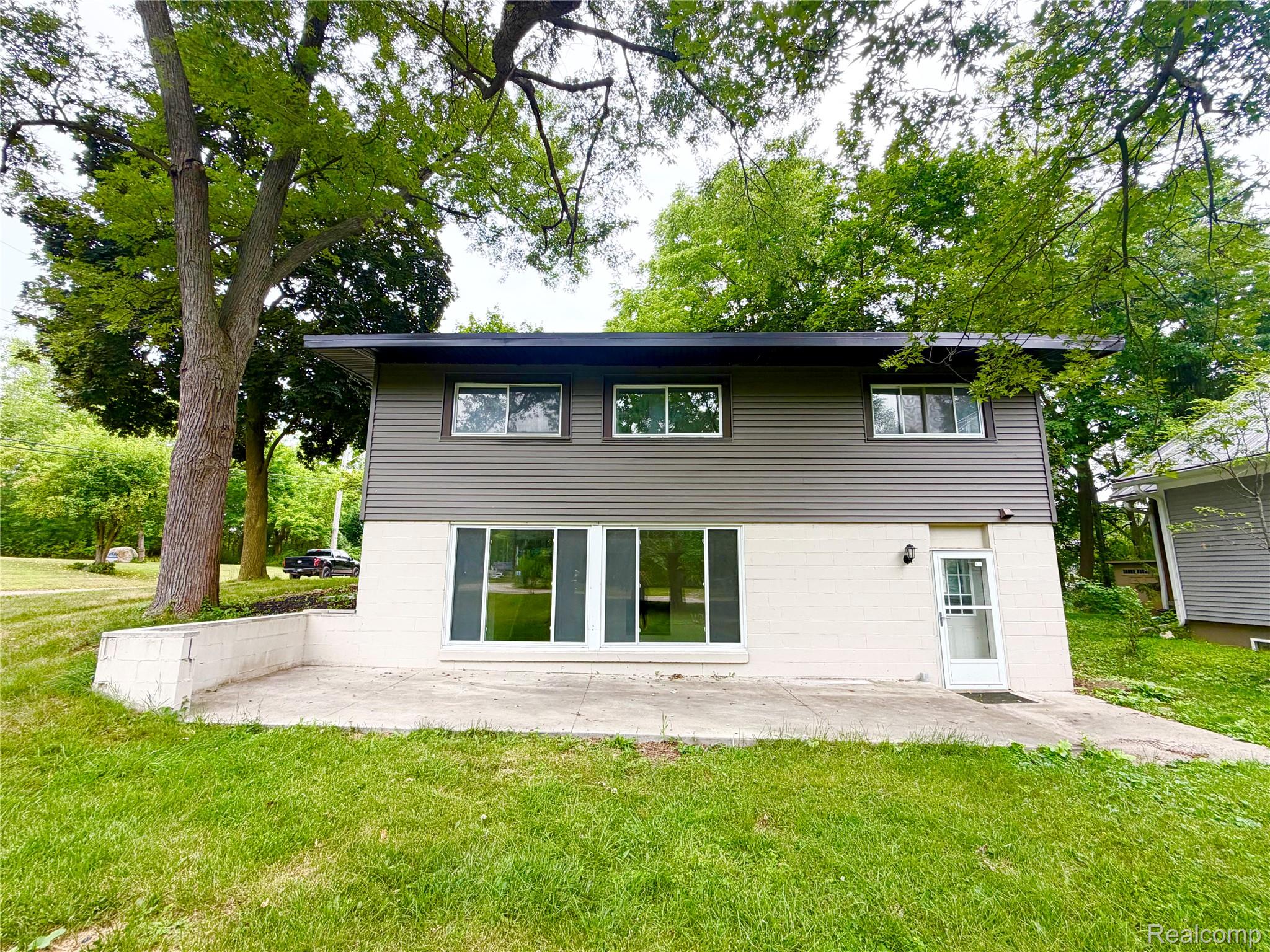 2920 Valley Drive