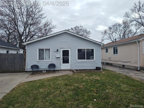 11108 Essex Avenue Warren City MI 48089