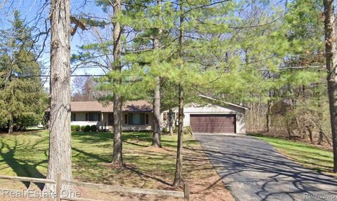 5661 Crooked Lake Road Genoa Township MI 48843