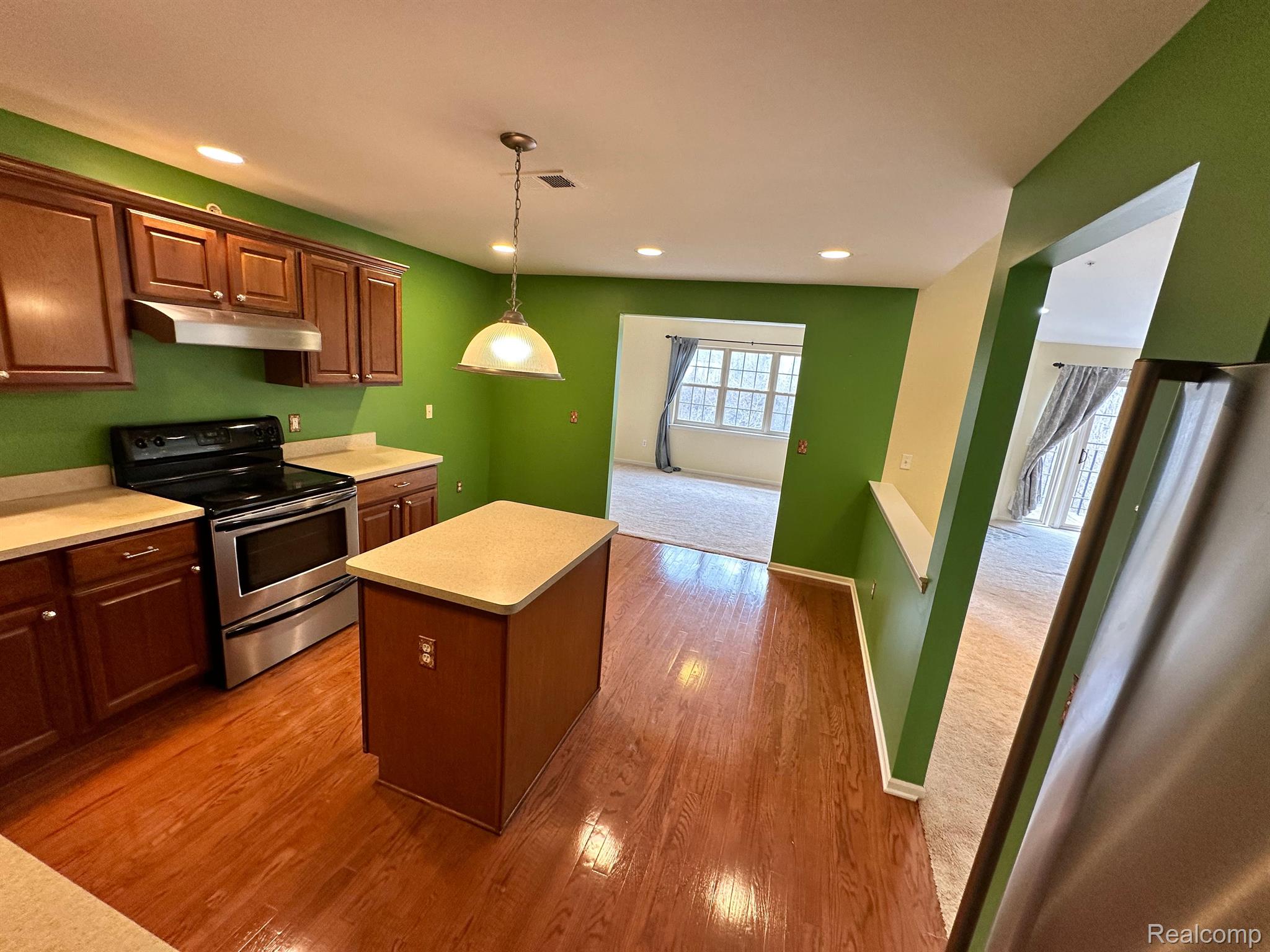 39700 ROCKCREST Lane