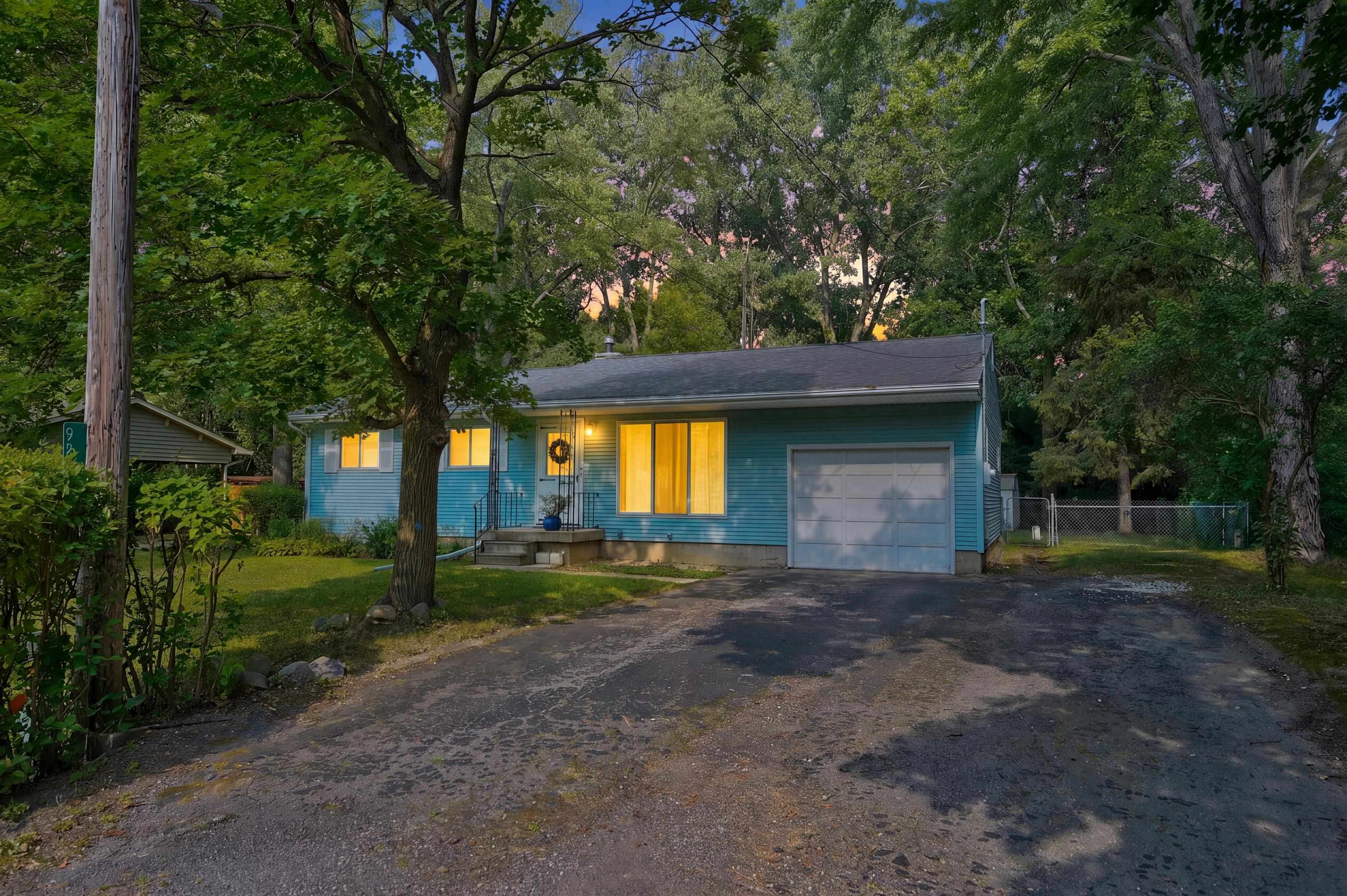9222 Maplewood Street