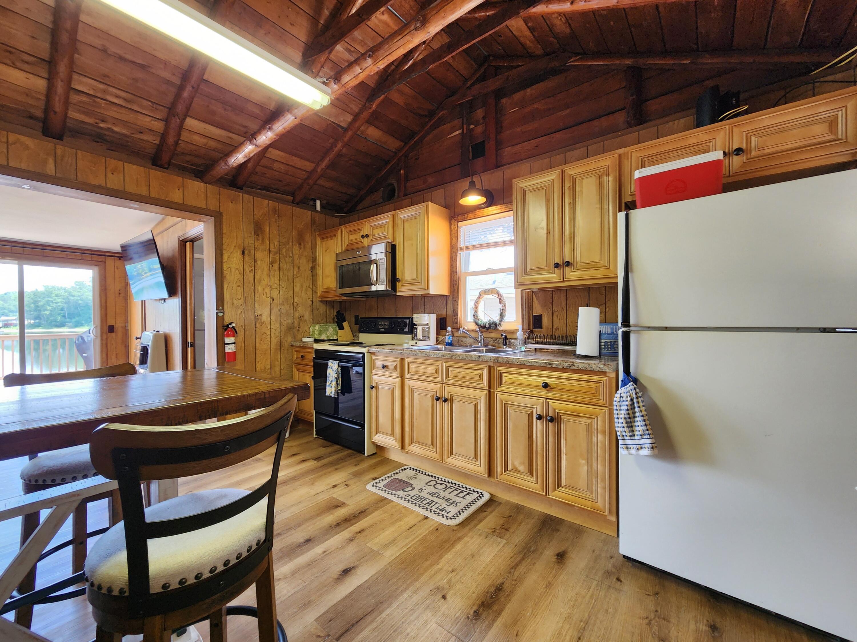 9523-25 Terry Street