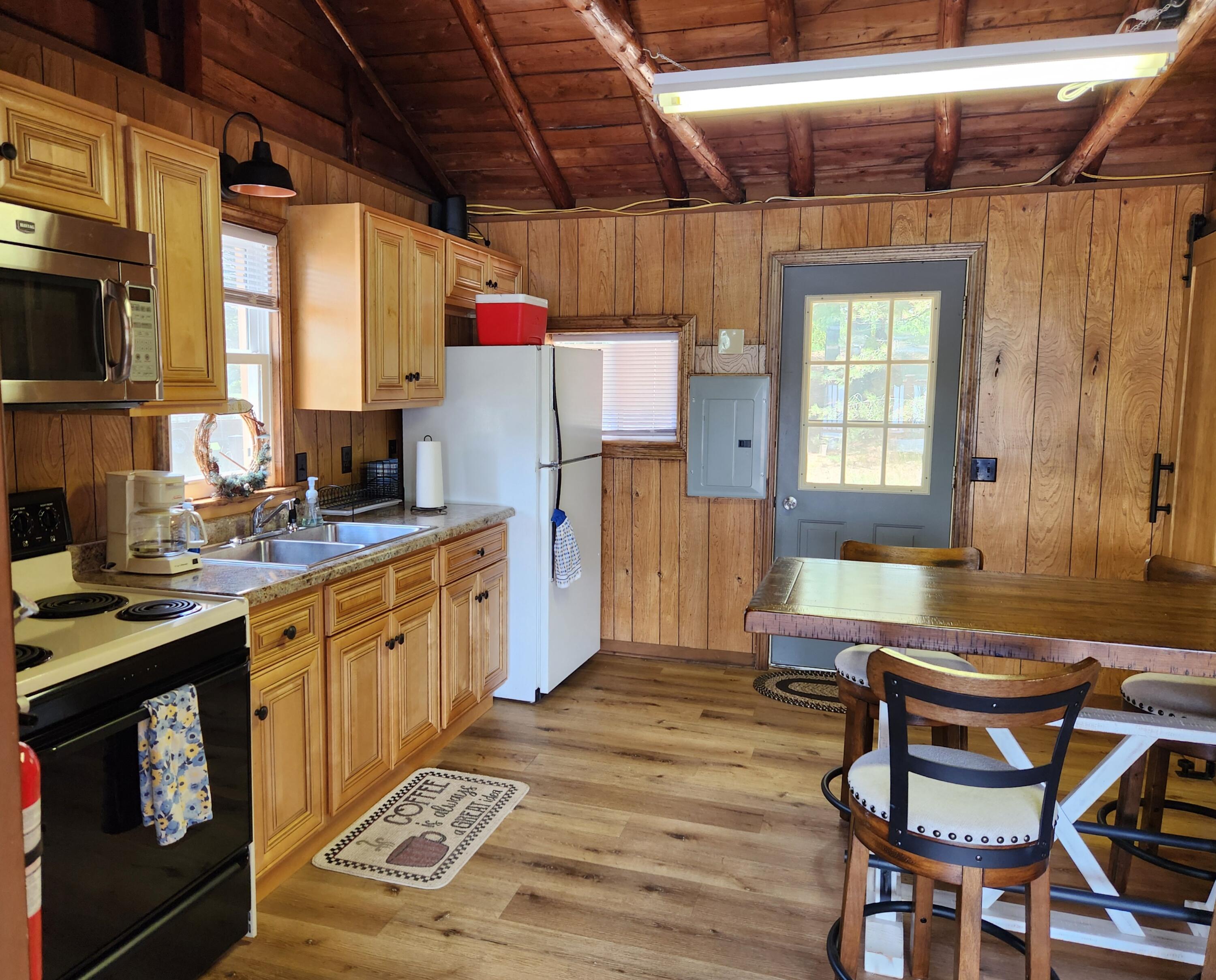 9523-25 Terry Street