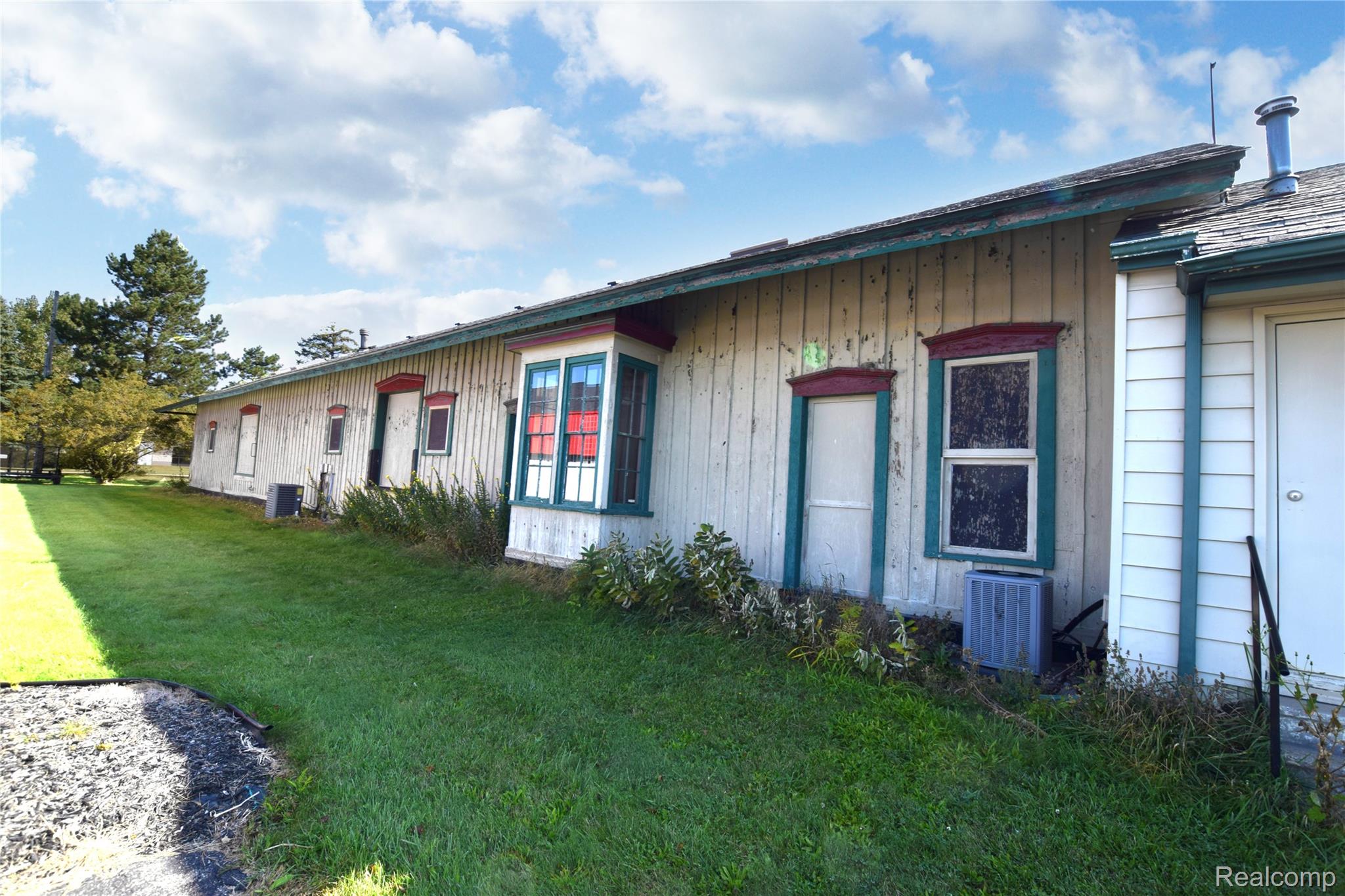 320 E Grand Blanc Road