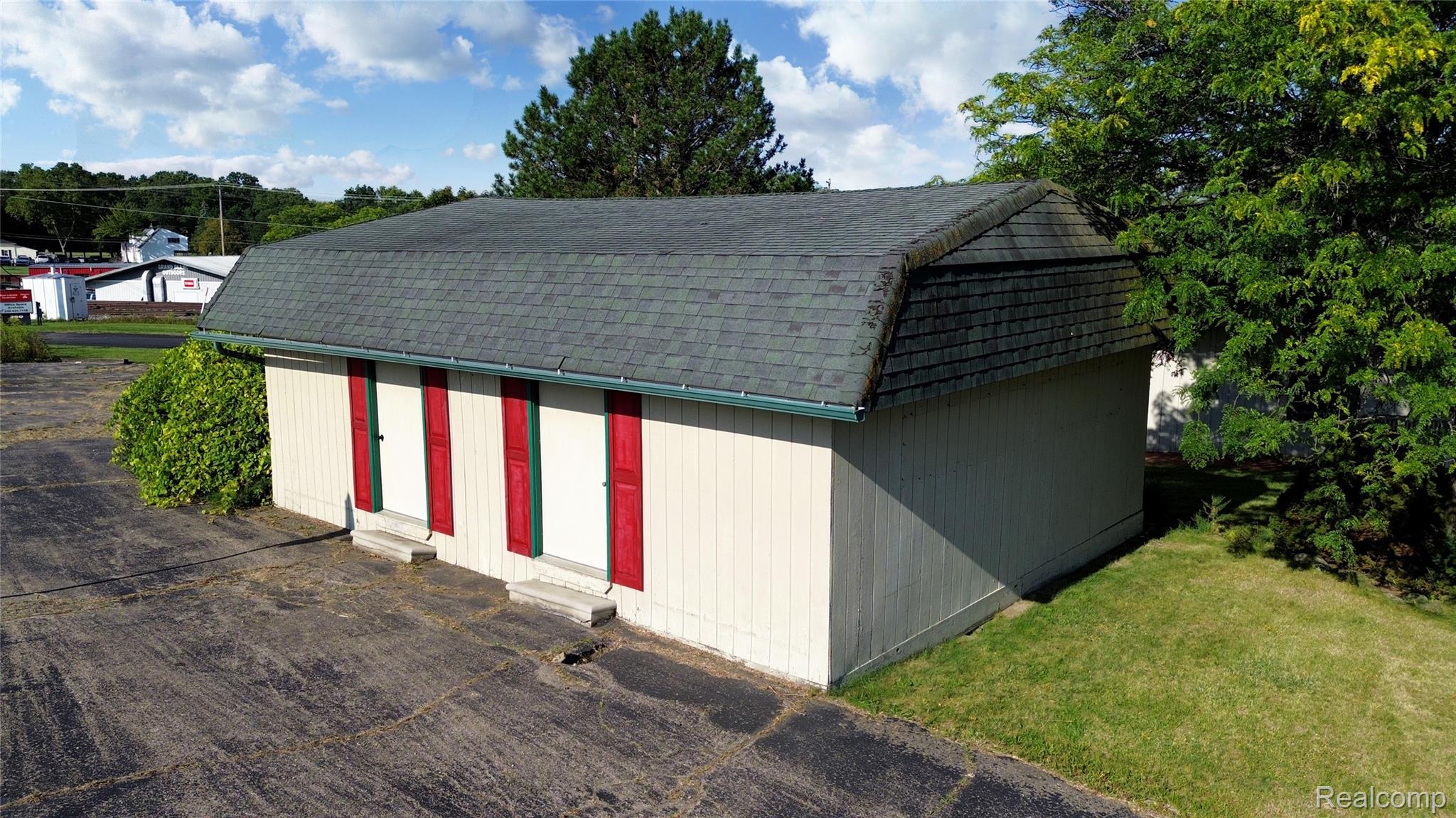 320 E Grand Blanc Road