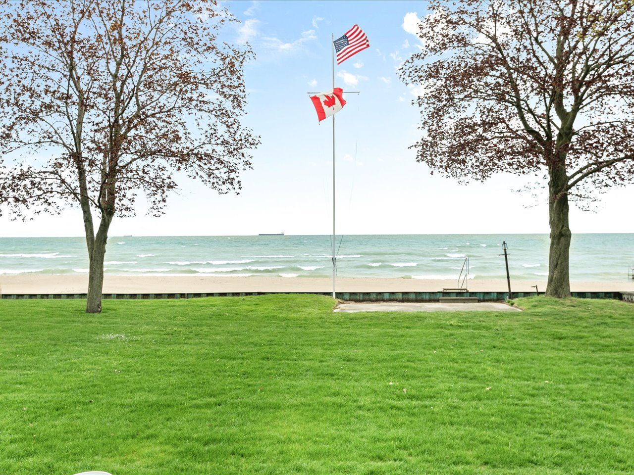 5444 LAKESHORE Road