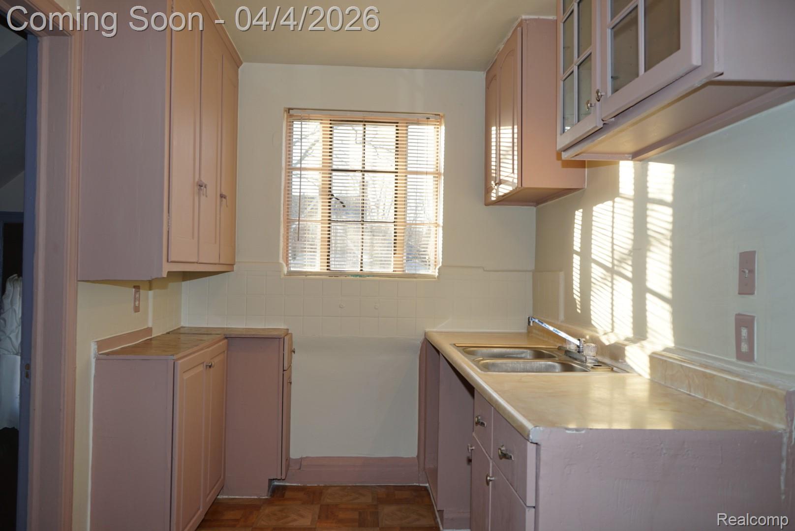 16076 Ellsworth Street