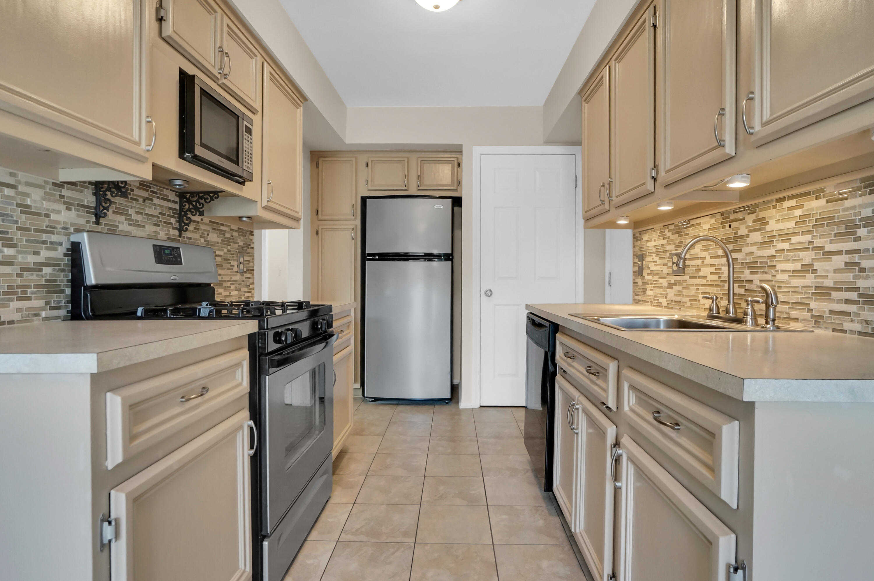 15853 Cambridge Drive #5