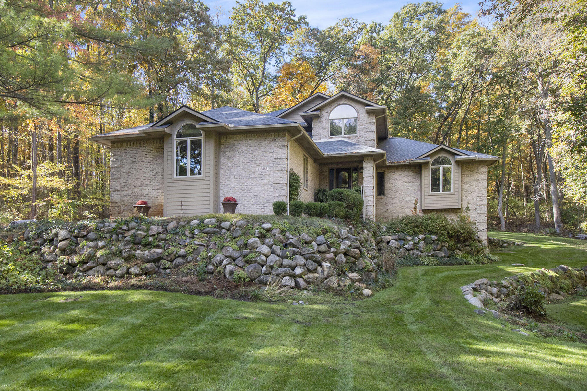 13566 S Rainbow Drive