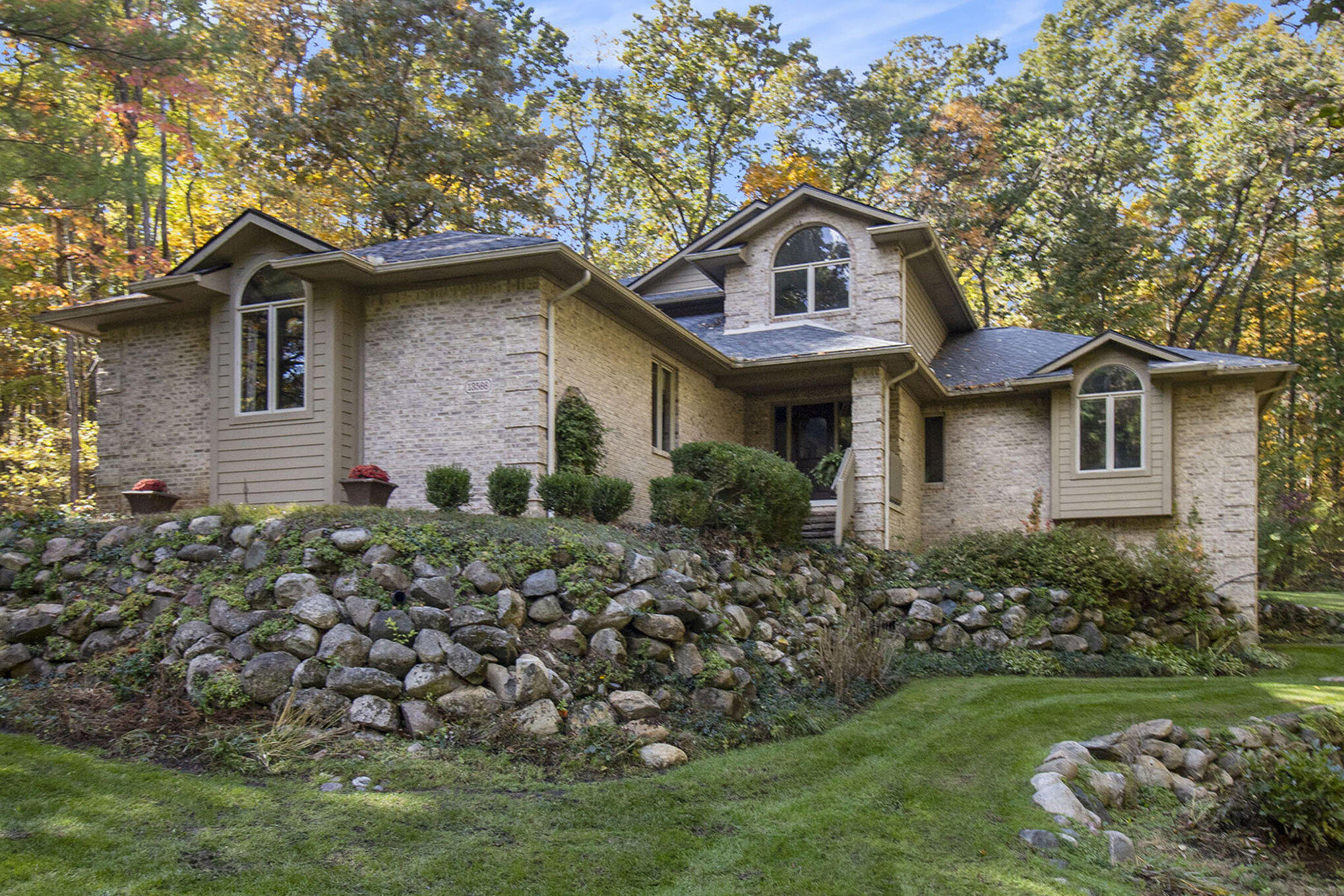 13566 S Rainbow Drive