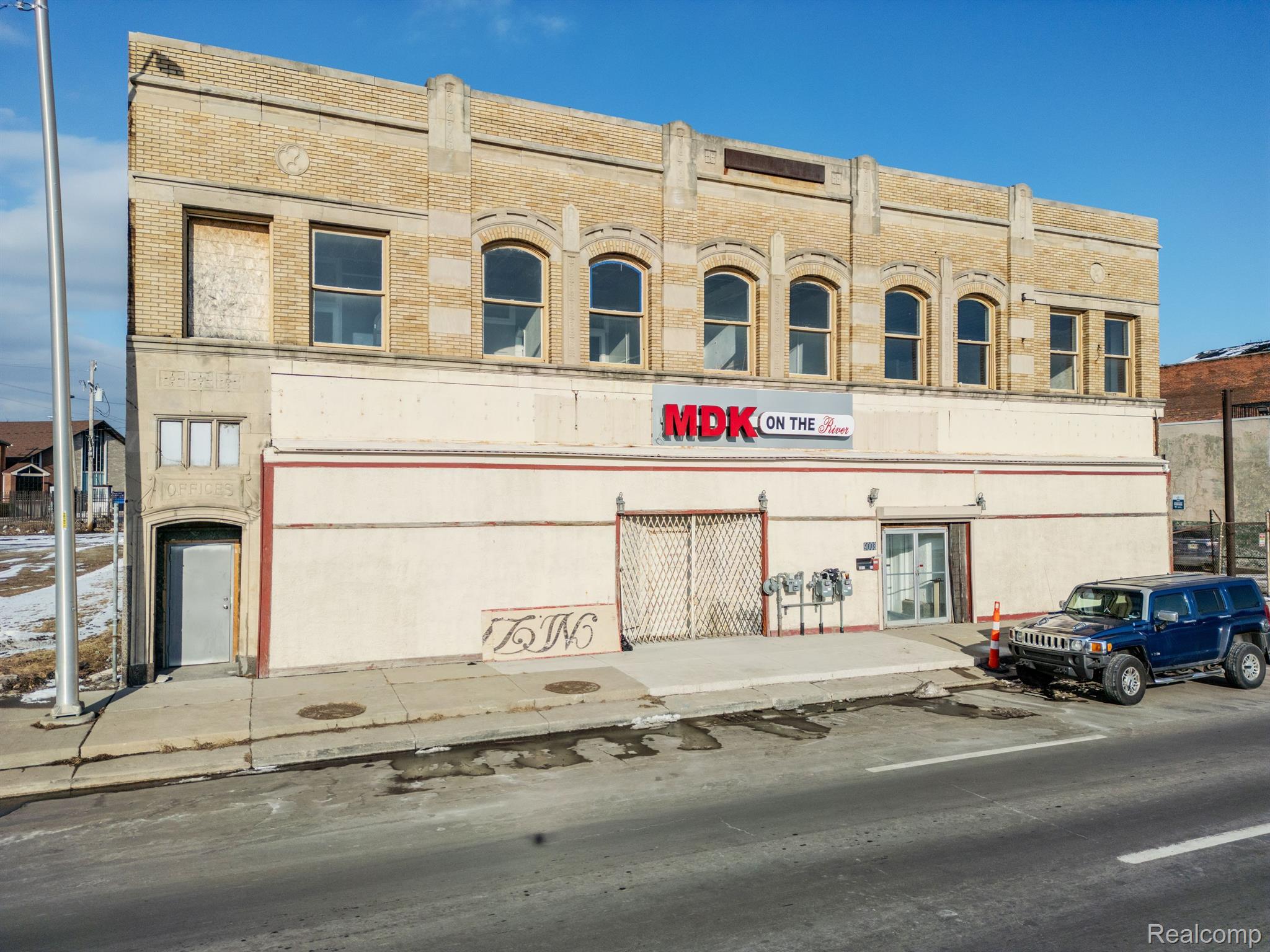 9008 GRAND RIVER Avenue