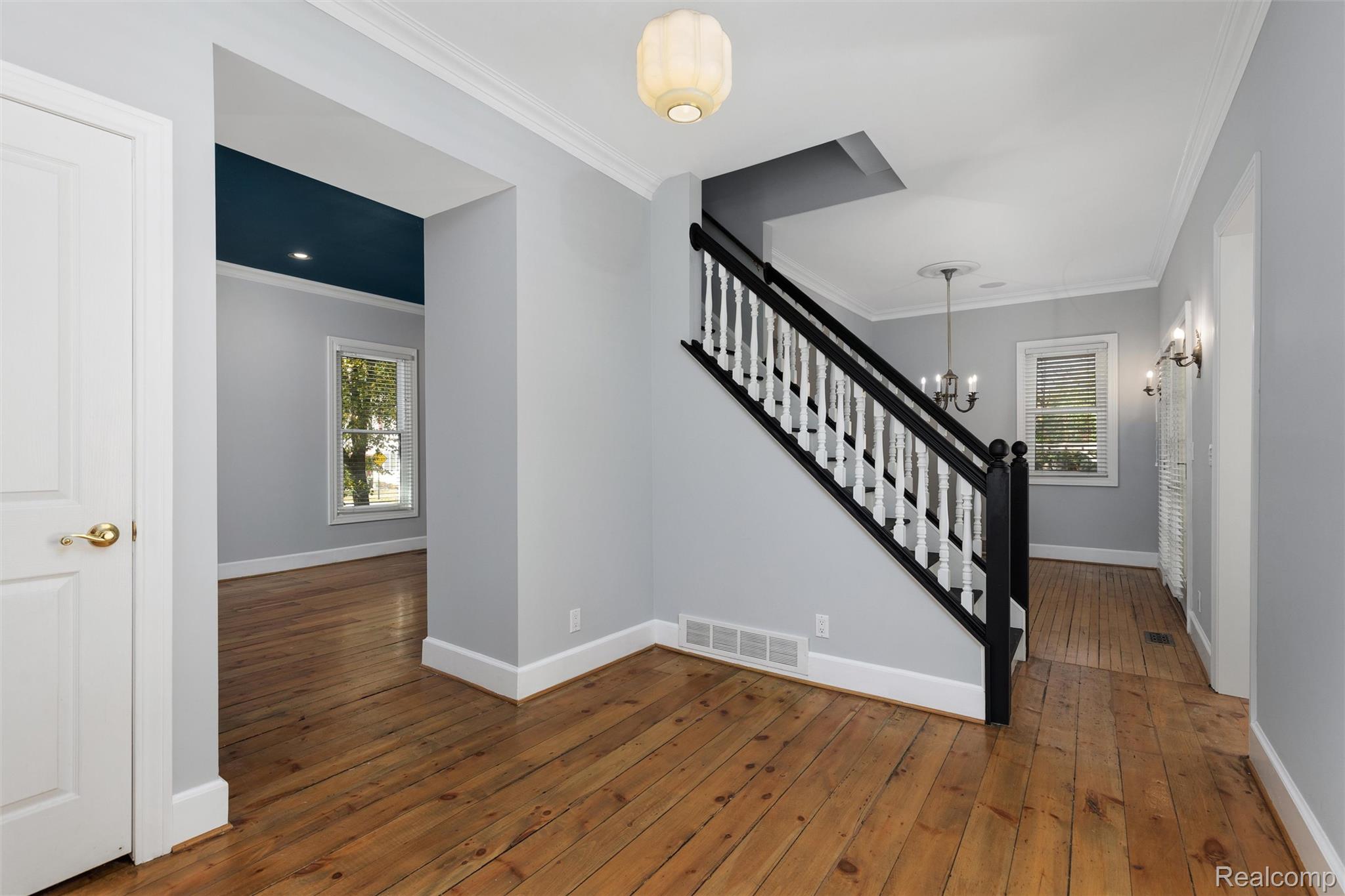 338 W Harrison Avenue