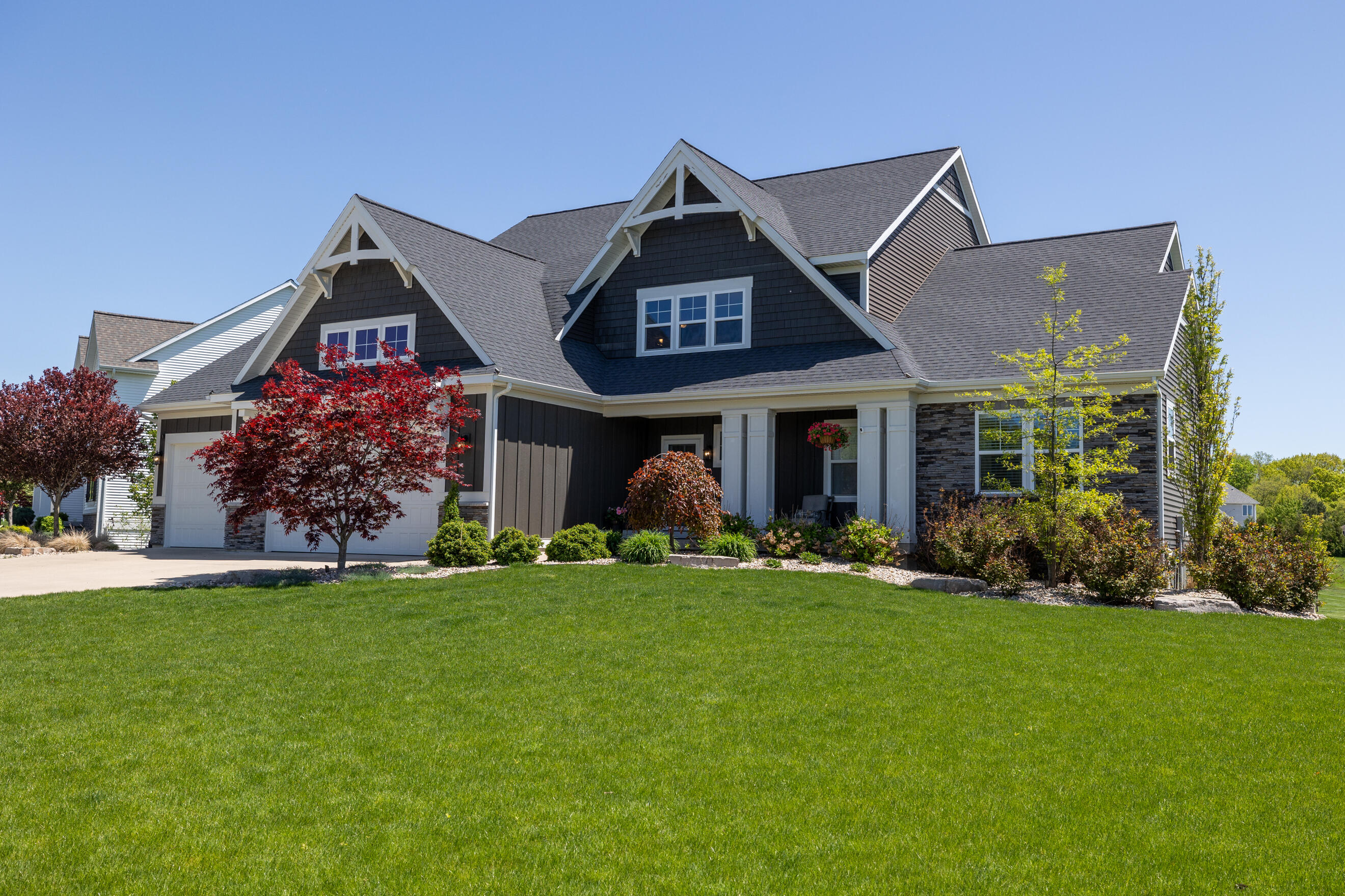 5752 Stonebridge Drive SW