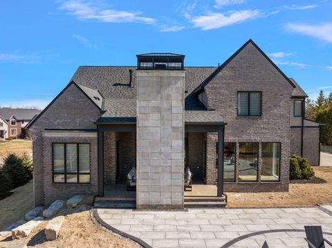 A home in OaklandCharterTownship_Oakland
