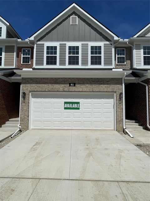 803 Balmoral Ln Troy City MI 48085
