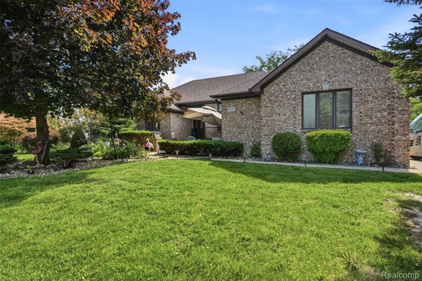 6786 JASMINE DR, TROY, MI 48098 - Image 4d8b5e5cafa8c1abef0ef067d8f6554e/2728258966