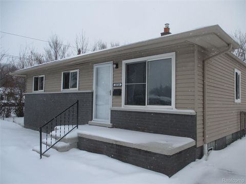 23726 Bolam Avenue Warren City MI 48089