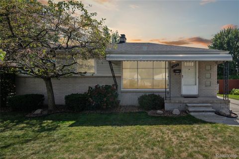 1623 Mayflower Avenue Lincoln Park City MI 48146