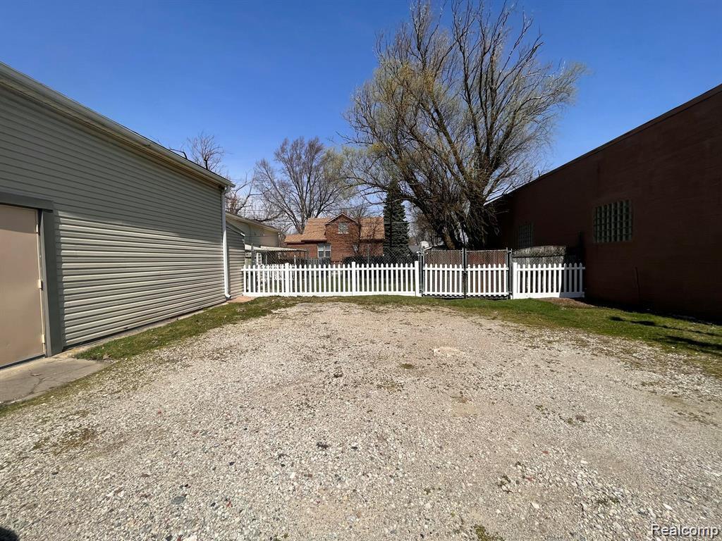 25846 W 7 Mile Unit A Road