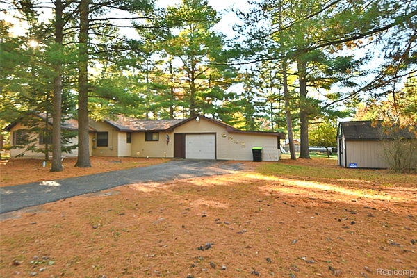 2821 4TH ST, SAINT HELEN, MI 48656 - Image 4d973e6a581d1e63e2457e0f4a352873/3370851471