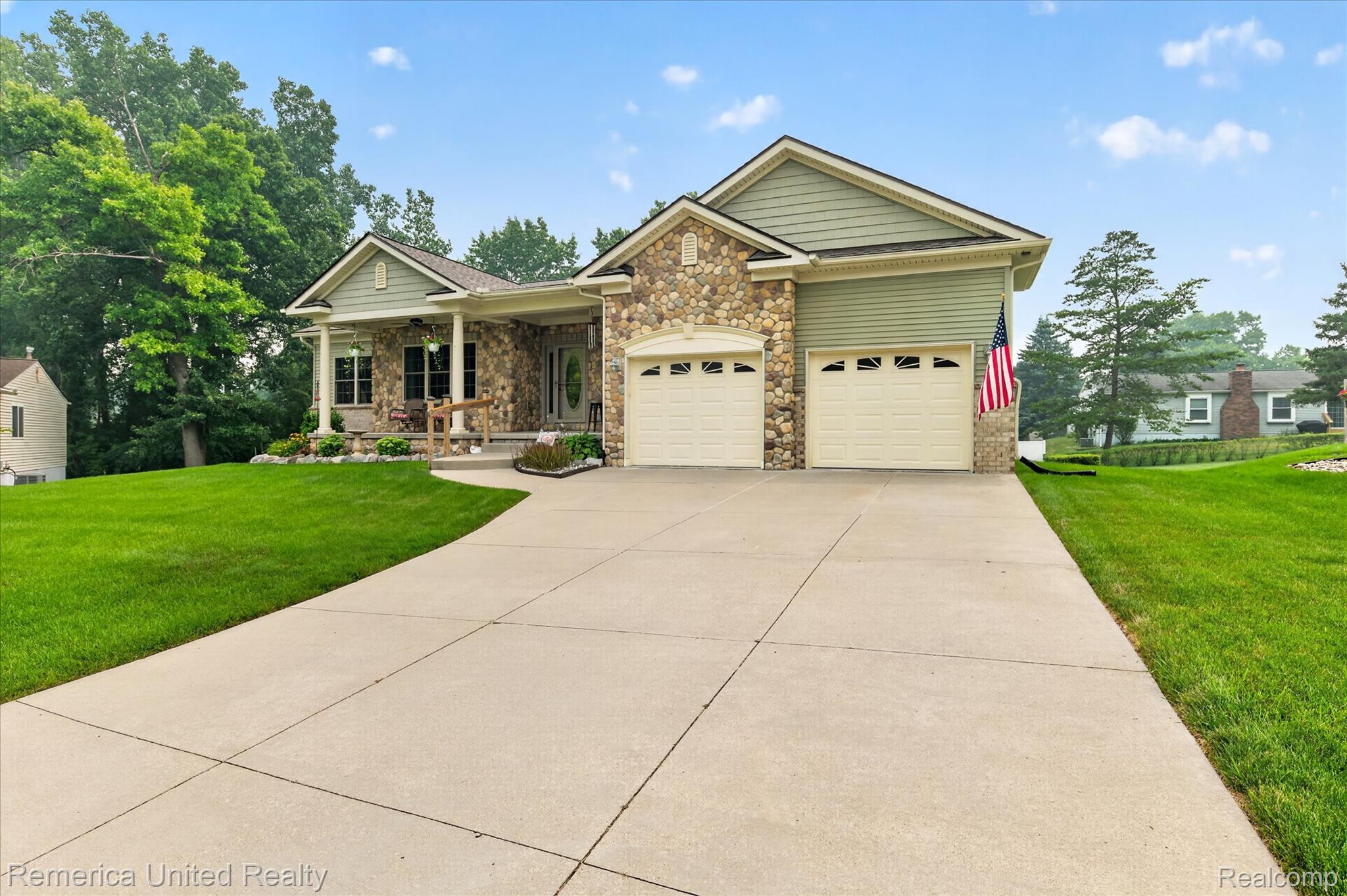 6169 Bay Court