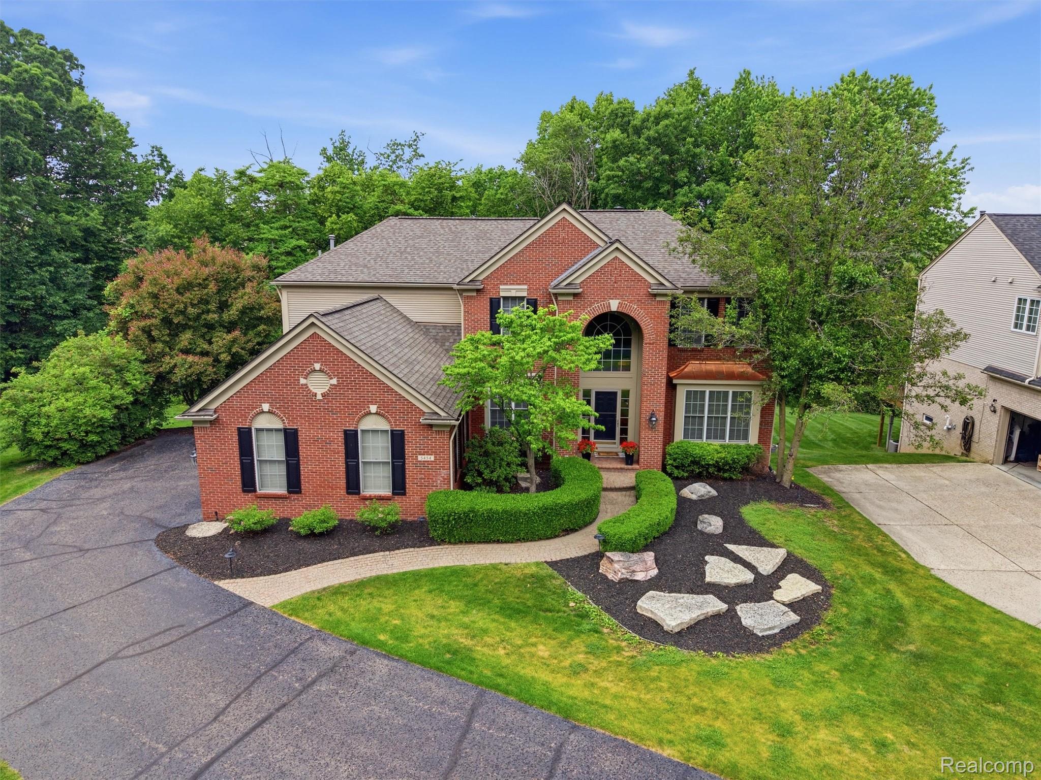 5454 Creekmonte Drive