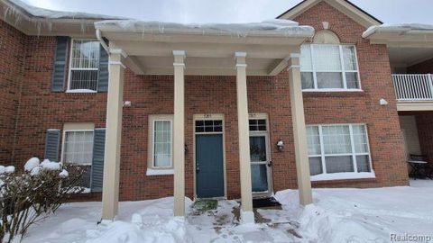 5203 Chesapeake Circle Walled Lake City MI 48390