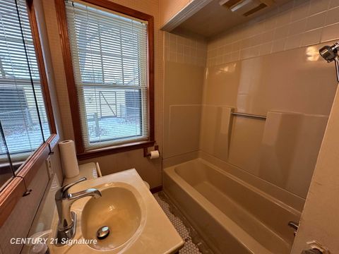 Tiny photo for 721 Frank Street, Flint City, MI 48504 (MLS # 5050197594)