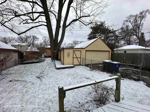 Tiny photo for 721 Frank Street, Flint City, MI 48504 (MLS # 5050197594)