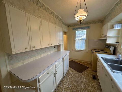 Tiny photo for 721 Frank Street, Flint City, MI 48504 (MLS # 5050197594)