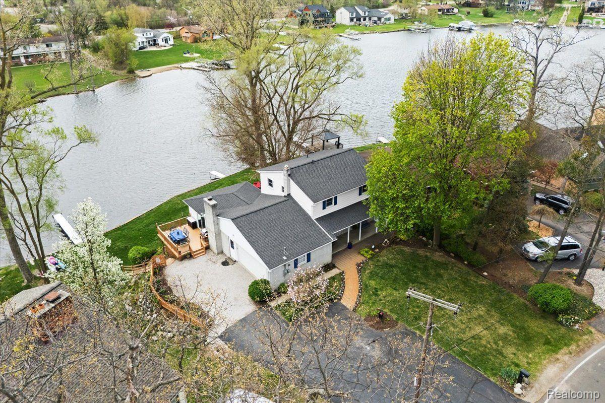 1425 Shankin Drive
