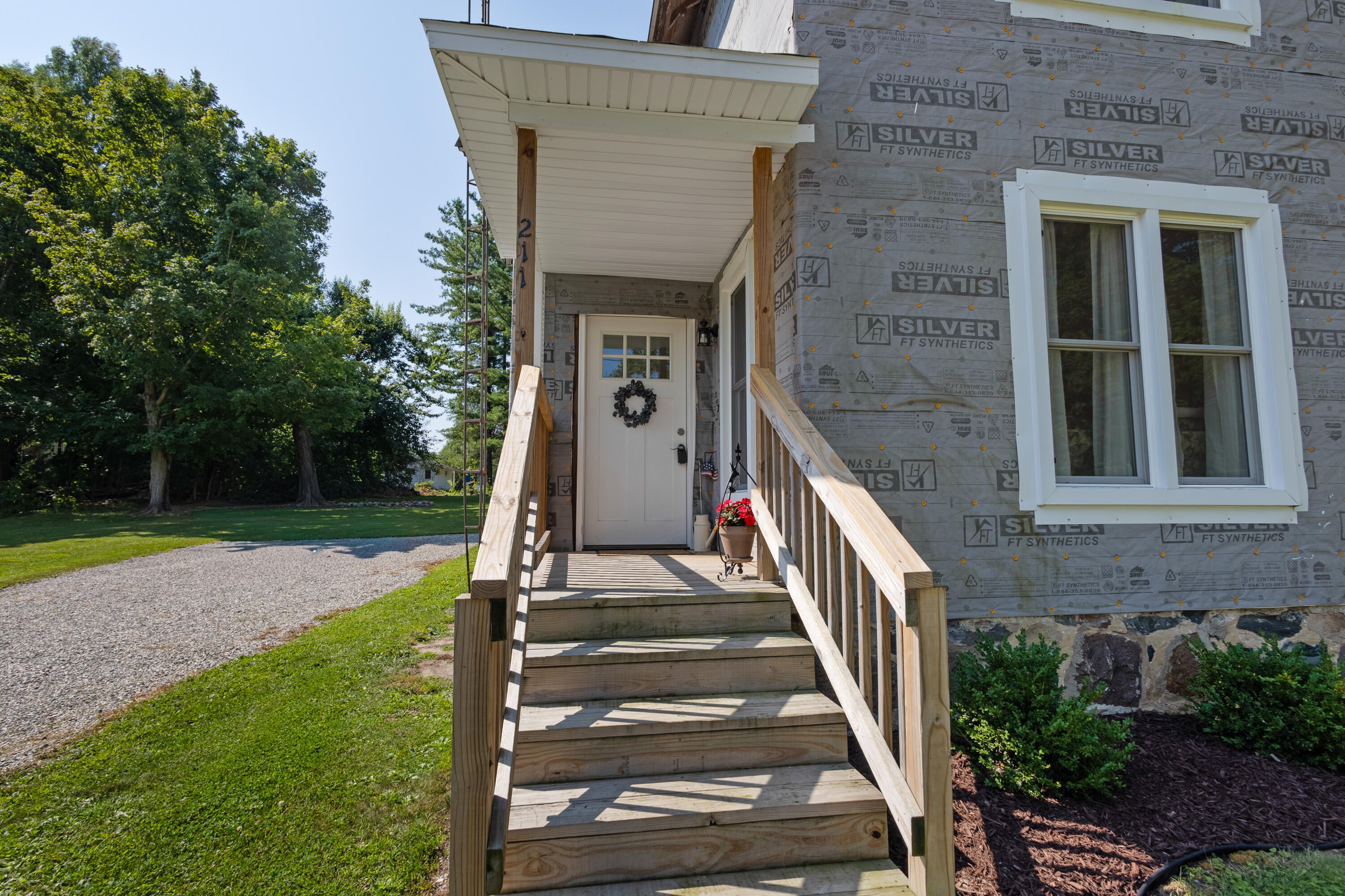 211 W Maple Street