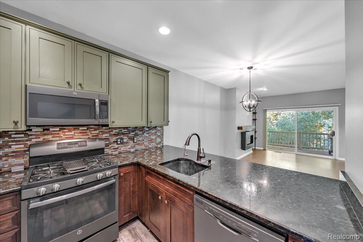 Brighton City, Michigan 48116, United States, 3 Bedrooms Bedrooms, ,4 BathroomsBathrooms,Residential,Active,209917