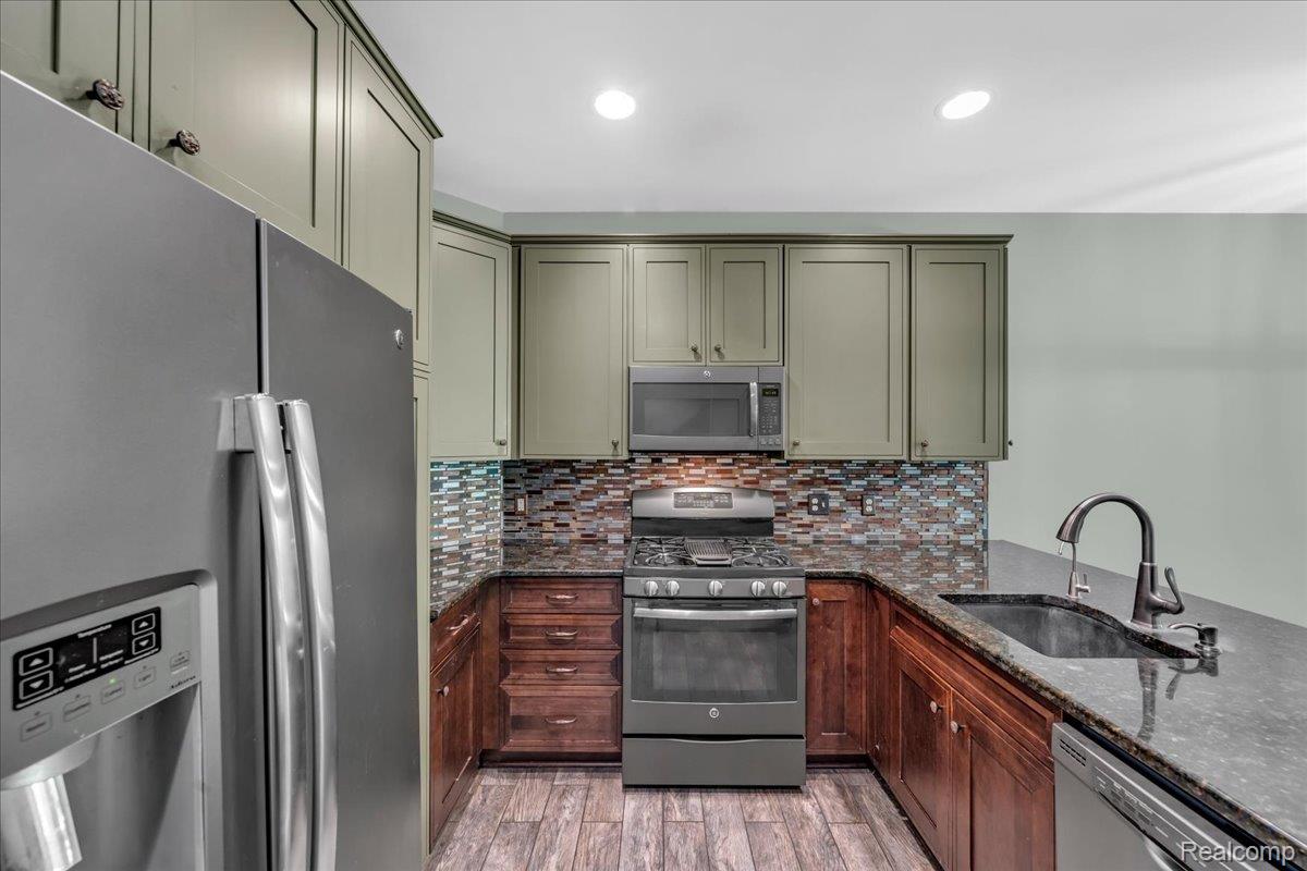 Brighton City, Michigan 48116, United States, 3 Bedrooms Bedrooms, ,4 BathroomsBathrooms,Residential,Active,209917