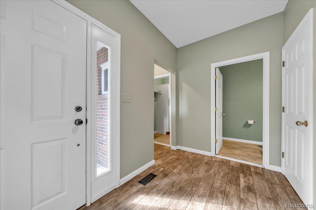 Brighton City, Michigan 48116, United States, 3 Bedrooms Bedrooms, ,4 BathroomsBathrooms,Residential,Active,209917